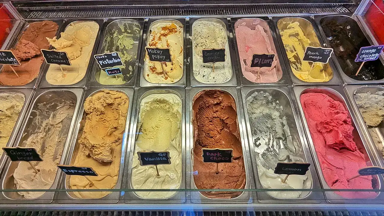 Gelato display